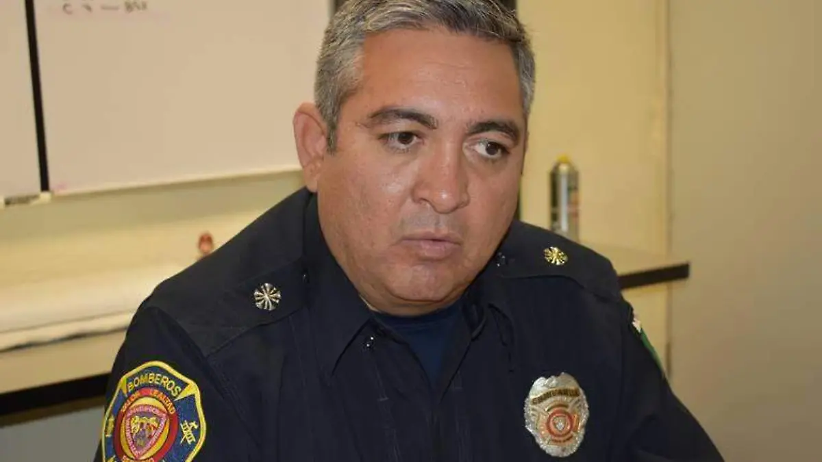 JOEL ESTRADA JEFE DTO BOMBEROS NOTA KARINA  (4)